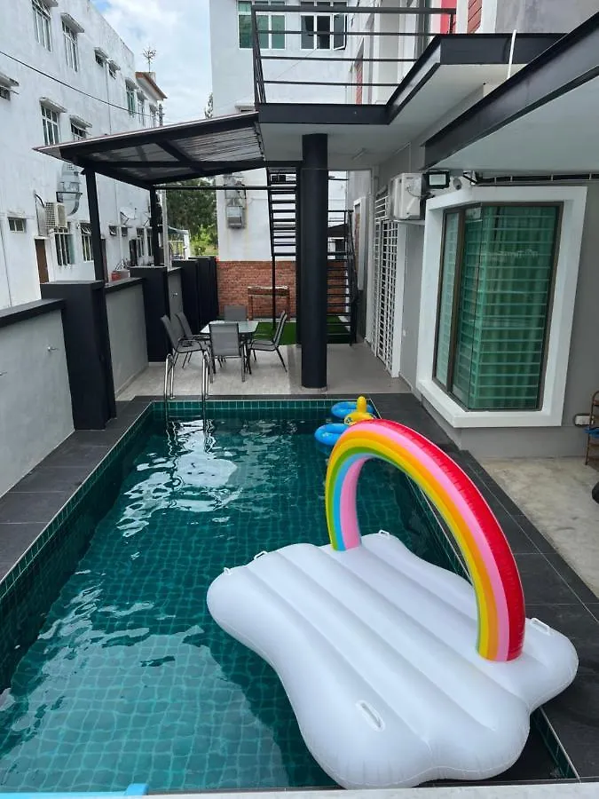 Leparis Swimming Pool Ktv Bbq Jonker 88 Homestay Malacca Malaysia